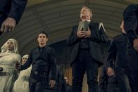 The Handmaid's Tale - Der Report der Magd – The Handmaid’s Tale Staffel 2 Folge 5 Arrangierte Ehe: Sydney Sweeney als Eden Spencer, Max Minghella als Nick Blaine, Robert Curtis Brown als Andrew Pryce Copyright: SRF/2018 SRF & MGM Television Entertainment Inc. and Relentless Productions, LLC