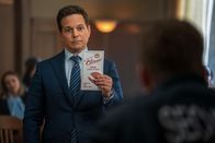 Nancy Drew – Carson Drew (Scott Wolf, oben); Peter Tombar (Sean Depner, unten)