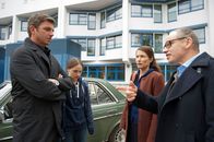 Der Bergdoktor – (v.li.) Hans Sigl (Dr. Martin Gruber), Irina Kurbanova (Kira Löffler), Michael Lott (Bernd Löffler), Florentine Lahme (Kathrin Köffler).