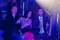 Danni Lowinski – Sind auf die besondere Zirkusvorstellung gespannt: Weddingplaner Manfred (Victor Schefé, l.), Elli (Sanam Afrashteh, M.) und Olli (Jan Sosniok, r.) ...