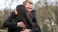 The Blacklist – Donald Ressler (Diego Klattenhoff) und Alina Park (Laura Sohn)