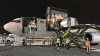 Giant Hubs – Mehrere Supervisor sind nachts im Dienst, um das schnellstmögliche Be- und Entladen der Frachtflugzeuge zu koordinieren.