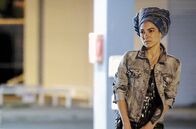 Gottlos Abendland – Europa in Gestalt einer Frau (Natalí Gutíerrez García): Verloren durchstreift sie das Land, trampt mit einem polnischen Fernfahrer und schläft am Straßenrand.