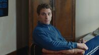 L'Opéra - Dancing in Paris – Um sich mit seiner Ex-Freundin zu versöhnen, macht Sasha (Damien Chapelle) ihr ein verlockendes Angebot. Ist es vielleicht zu schön, um wahr zu sein?