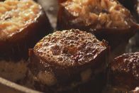 Zu Tisch ... – In Bier gekocht, in Butter gebraten – der Schifferaal.