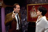 Spiel auf Zeit – Was hat Julia Costello (Carla Gugino, r.) mit dem Mord an dem Verteidigungsminister zu tun? Der Cop Rick Santoro (Nicolas Cage, l.) geht der Sache auf den Grund ...; Was hat Julia Costello (Carla Gugino, r.) mit dem Mord an dem Verteidigungsminister zu tun? Der Cop Rick Santoro (Nicolas Cage, l.) geht der Sache auf den Grund ...