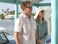 Scrubs - Die Anfänger – Verbringen keine harmonischen Ferien: Cox (John C. McGingley, l.) und Jordan (Christa Miller, r.) ...