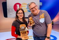 1, 2 oder 3 – Eichhörnchen-Expertin Dr. Tine Meier berichtet Elton bei "1, 2 oder 3", welche cleveren Tricks Eichhörnchen zum Überleben auf Lager haben.