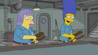 Die Simpsons – Sarah (l.); Marge (r.)