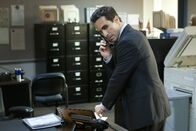 Ringer – Was ist faul an der Geschichte, die ihm die vermeintliche Siobhan aufgetischt hat? Der FBI-Agent Victor Machado (Nestor Carbonell) setzt alles daran, endlich die Wahrheit herauszufinden ...