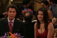How I Met Your Mother – Alexis Denisof (Sandy Rivers), Cobie Smulders (Robin Scherbatsky).