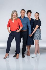 Rote Rosen – Neu im Hauptcast: (v.l.n.r.) Katrin Zeese (Nicole Ernst), Florian Zeese (Stefan Plepp), Anke Reichard (Anne Brendler), Mia Zeese (Leonie Beuthner)