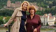 Hotel Heidelberg – Titel Presseheft Chefin von Hotel Heidelberg Annette Kramer (Annette Frier) und ihre charismatische Mutter Hermine (Hannelore Hoger, re.).