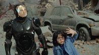 Pacific Rim – L - : Charlie Hunnam als Raleigh Becket, Mana Ashida als Mako