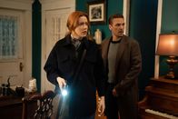 Nancy Drew – Nancy Drew (Kennedy McMann, l.); Ryan Hudson (Riley Smith, r.)