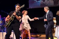Die Peter Kraus Gala – Elke Winkens (m.), Peter Kraus (r.).