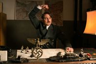 Sketch History – Holger Stockhaus als Hitler.