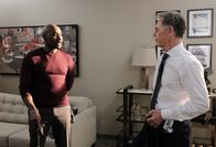 Atlanta Medical – Dr. Barrett Cain (Morris Chestnut, l.); Dr. Randolph Bell (Bruce Greenwood, r.)