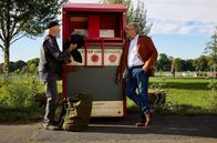 Rentnercops – Reinhard Bielefelder (Bill Mockridge, l.) und Klaus Schmitz (Hartmut Volle, r.) streiten sich, weil Klaus Schmitz keine Niere an seinen Schwiegersohn spenden möchte.