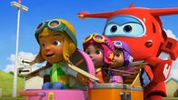 Super Wings – Gemeinsam mit Jett wollen sie das erste Mal fliegen.