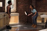 Call Me Kat – Carter (Julian Gant, l.); Randi (Kyla Pratt, r.)