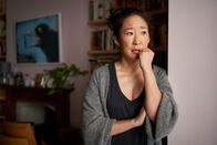 Killing Eve – Neben den Problemen Zuhause besorgt Eve (Sandra Oh) eine ganz andere Sache. Denn die nächste Mission steht kurz bevor.