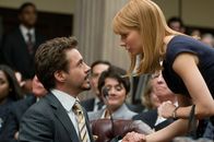 Iron Man 2 – Tony Stark / Iron Man (Robert Downey jr.), Pepper Potts (Gwyneth Paltrow).