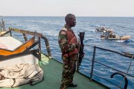 Arte Reportage – Illegal fischende Trawler aus aller Welt plündern das Meer vor Westafrika – nun wehren sich Regierungen und Fischer.