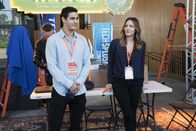 Scorpion – Um wieder in den Club der Genies aufgenommen zu werden, nimmt Walter (Elyes Gabel, l.) Paige (Katharine McPhee, r.) zu einer Gala mit, damit sie die anderen Genies davon überzeugen kann, dass er doch nicht so schlimm ist. Doch der Abend endet in einem Desaster ...