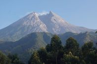 Risiko Vulkan - Der Feuerberg von Java – Die Südseite des Vulkans Merapi mit klar erkennbarem Flankenabbruch