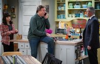 Man with a Plan – (v.li.) Grace Kaufman (Kate Burns), Kevin Nealon (Don Burns), Matt LeBlanc (Adam Burns).