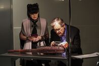 Navy CIS – L-R: Abby (Pauley Perrette) und Mallard (David McCallum)