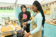 Das große Backen - UK – Noel Fielding (l.); Maxy (r.)