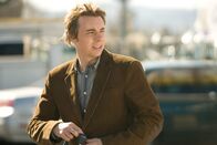 Das Muttersöhnchen – Das Muttersöhnchen: Noah (Dax Shepard) ...