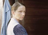 Bloch – Lena Stolze als Bäuerin Elisabeth.