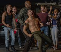 9-1-1 Notruf L.A. – Eddie Diaz (Ryan Guzman, Mitte)