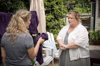 Nach dem Prozess – Margie (Magda Szubanski, re.) sucht das Gespräch mit ihrer Freundin Trish (Virginia Gay, li.).