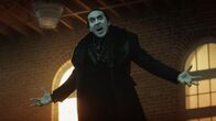 Renfield – Dracula (Nicolas Cage)