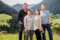 Der Bergdoktor – L-R: Martin Gruber (Hans Sigl), Lisbeth Gruber (Monika Baumgartner), Lilli Gruber (Ronja Forcher), Hans Gruber (Heiko Ruprecht)