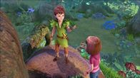 Peter Pan - Neue Abenteuer – Peter Pan erklärt Wendy das Geheimnis der sprechenden Bäume.