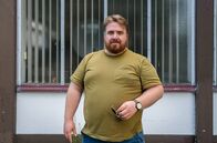 Muspilli – Bipolare sucht Verschwörungstheoretiker: ein Blind Date mit Folgen Tristan Seith spielt in „Muspilli“ Ove, einen 40-jährigen Verschwörungstheoretiker.