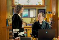 Young Sheldon – Amy Farrah Fowler (Mayim Bialik, l.); Sheldon Cooper (Jim Parsons, r.)