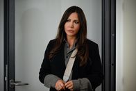 Frühling – Katja (Simone Thomalla) unterstützt eine Familie im Krankenhaus.