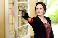 Wild Target - Sein schärfstes Ziel – ARD Degeto WILD TARGET - ROMANZE IN BLEI, "Wild Target" Uhr im ERSTEN. Die Gaunerin Rose (Emily Blunt) weiß sich ihrer Haut zu wehren. |