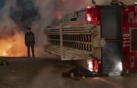9-1-1 Notruf L.A. – Freddie (Anthony Turpel, l.); Evan 'Buck' Buckley (Oliver Stark, r.)