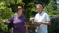 Lecker an Bord – Frank Buchholz (r) mit Daniela Scharf vom Haus Ripshorst, Oberhausen.