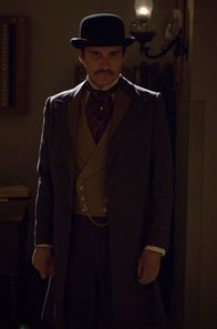 Murdoch Mysteries – Inspector Edward Scanlon (Alastair Mackenzie)