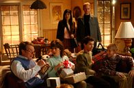 Malcolm mittendrin – v.r.), Dewey (Erik Per Sullivan, r.), Piama (Emy Coligado, hinten l.) und Francis (Christopher Masterson, hinten r.) ...