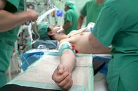 Die Unfallklinik – Yunus wird operiert.