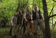Outsiders – L-R: Danny Mooney als Tice, Ed Heavey als Bhradain Shay, Ryan Hurst als Li'l Foster Farrell, David Morse als Big Foster Farrell